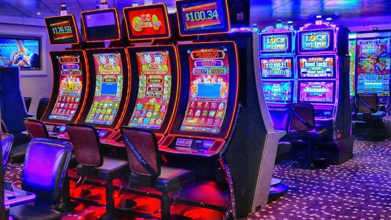 Each slot spin is random, so set a budget and avoid chasing losses