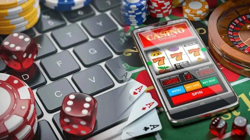 What’s a Live Casino? How Does It Differ from Auto Games?